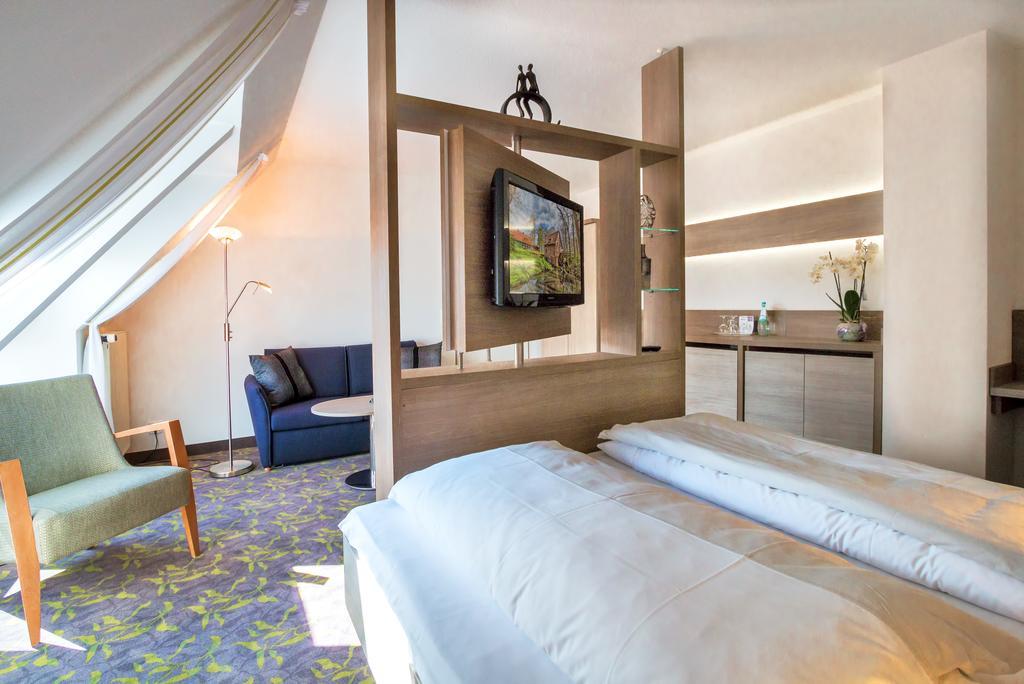 Hotel บาดซวิสเชนอาว์น ภายนอก รูปภาพ